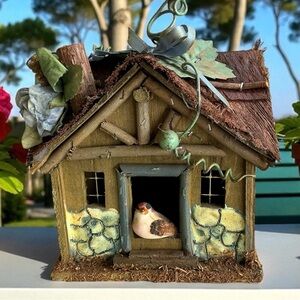 Birdhouse w/ Thatched Roof Whimsical Vintage Wood